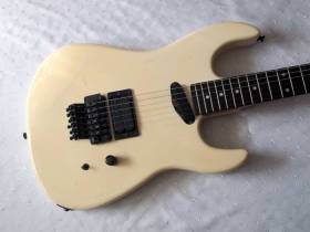 B.C.Rich Gunslinger White